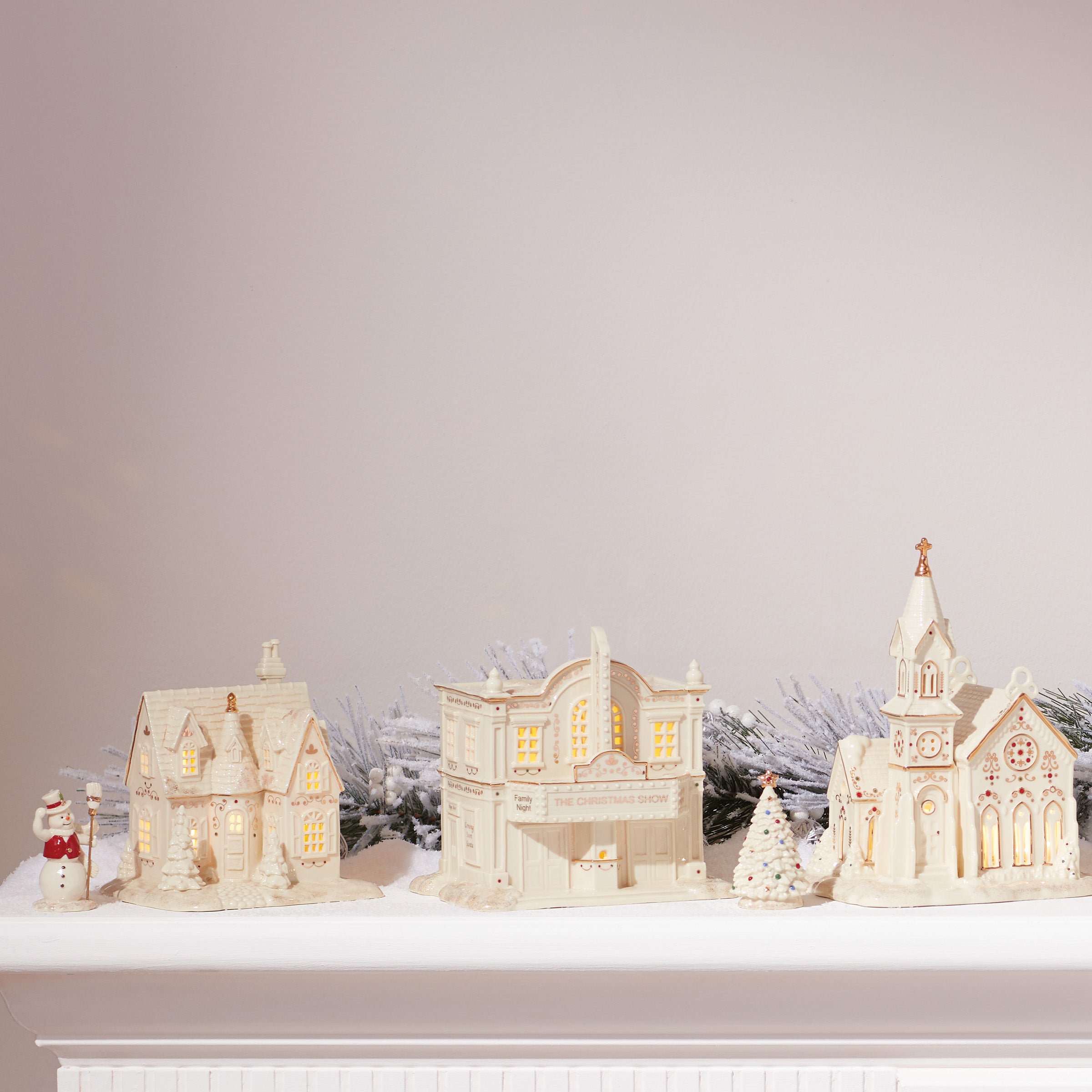 Mistletoe Park 3-Piece Figurine Starter Set - Image 6