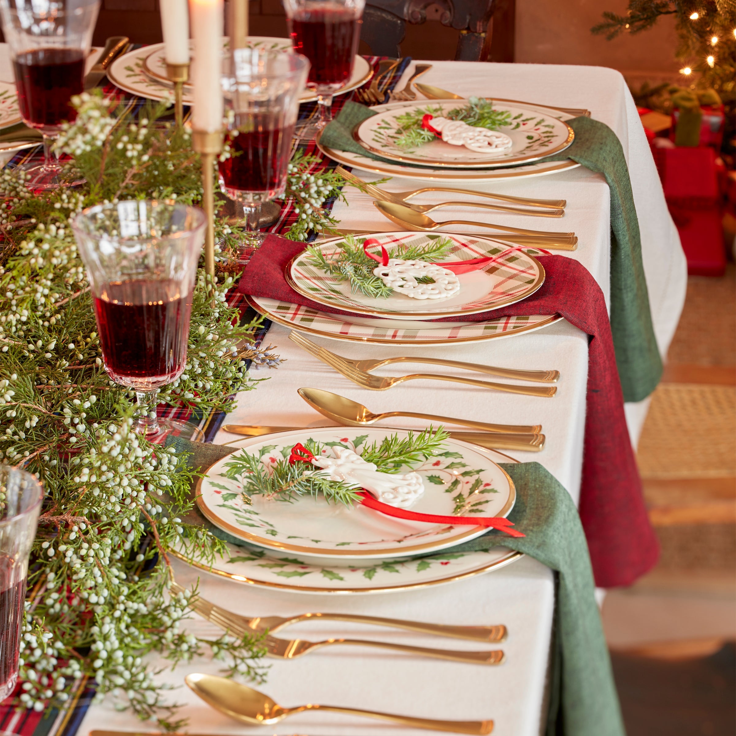 Holiday Dinner Plates. Set of 6 - Image 4