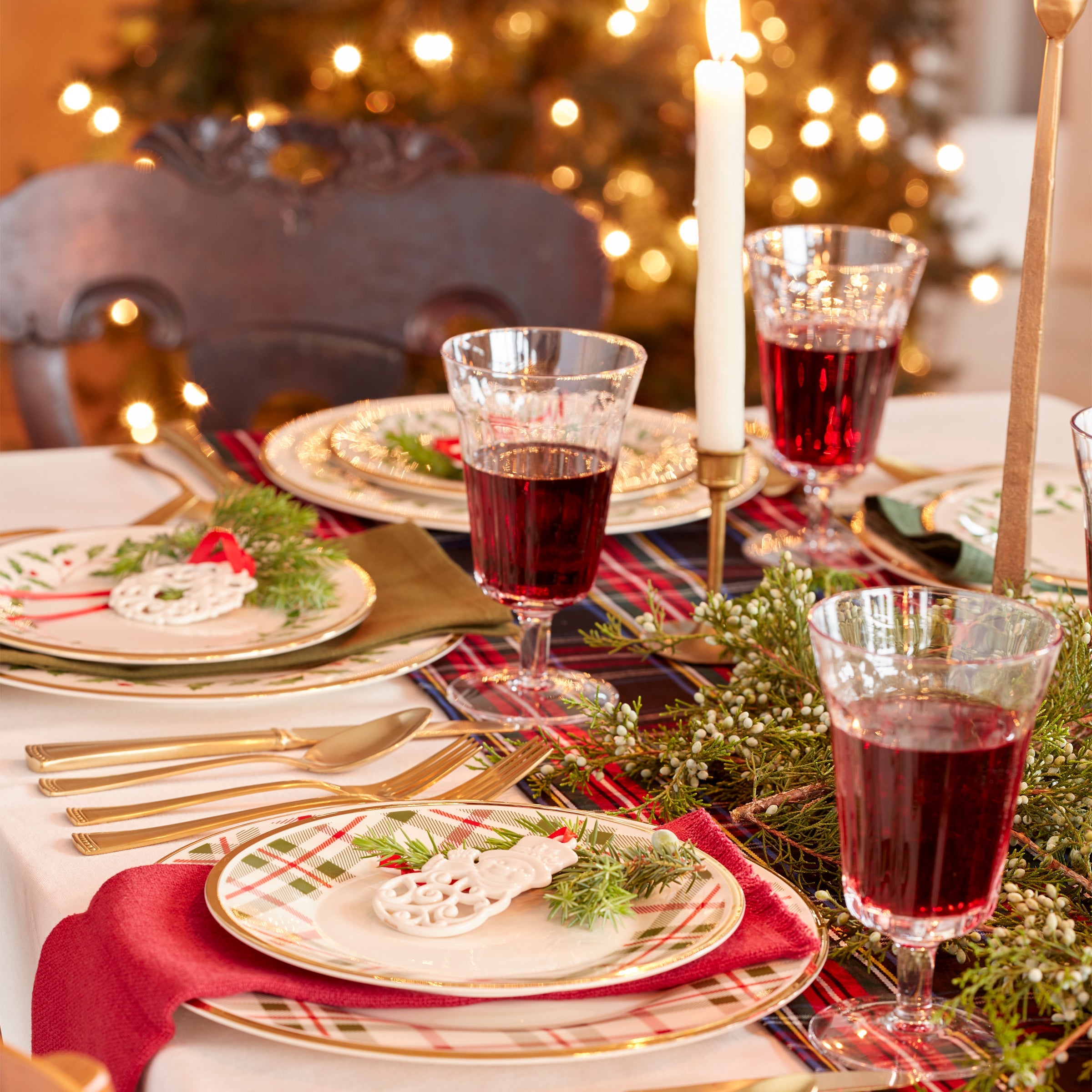 Holiday Plaid Dinner Plates. Set of 4 - Image 8