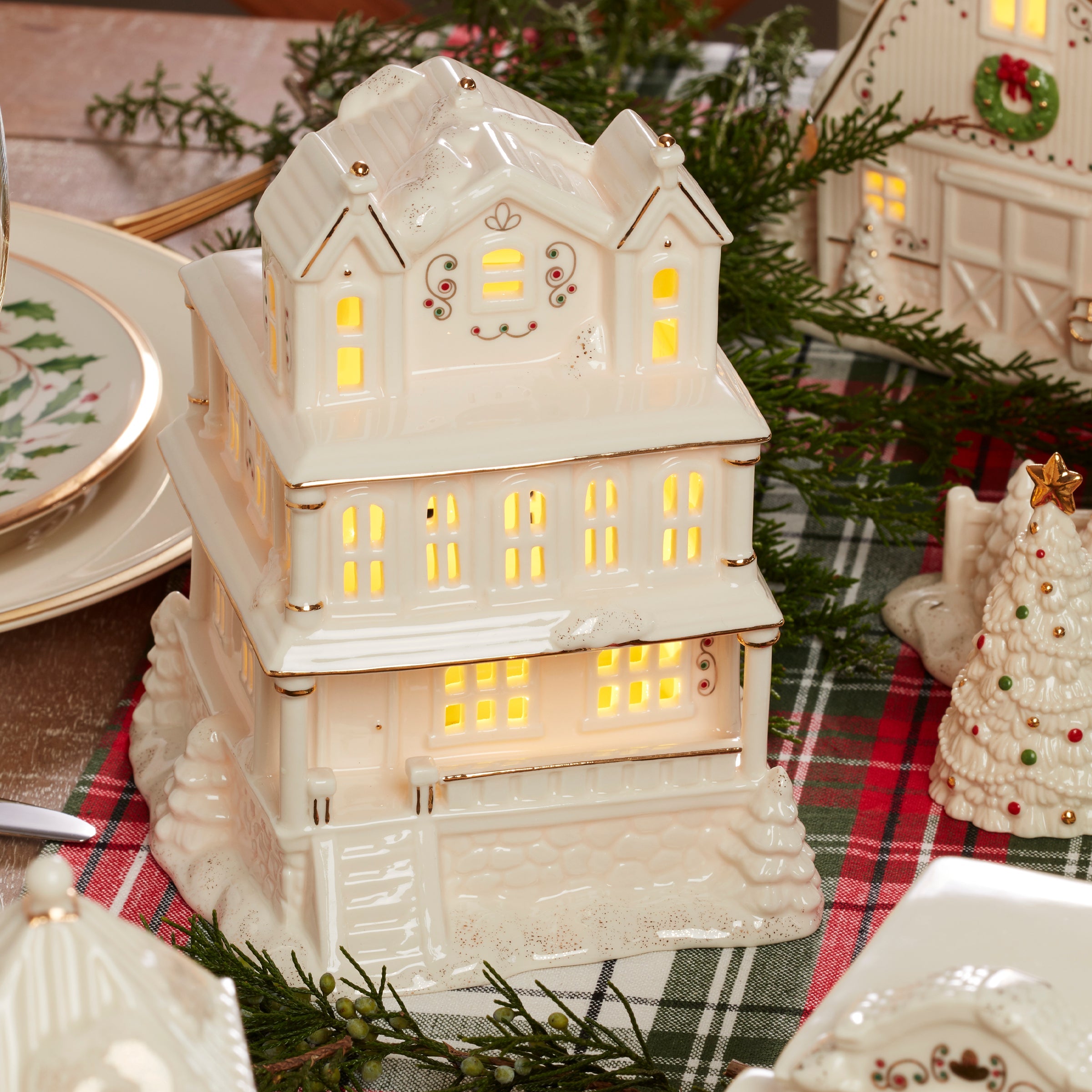 Mistletoe Park Victorian Mansion Lit Figurine - Image 3
