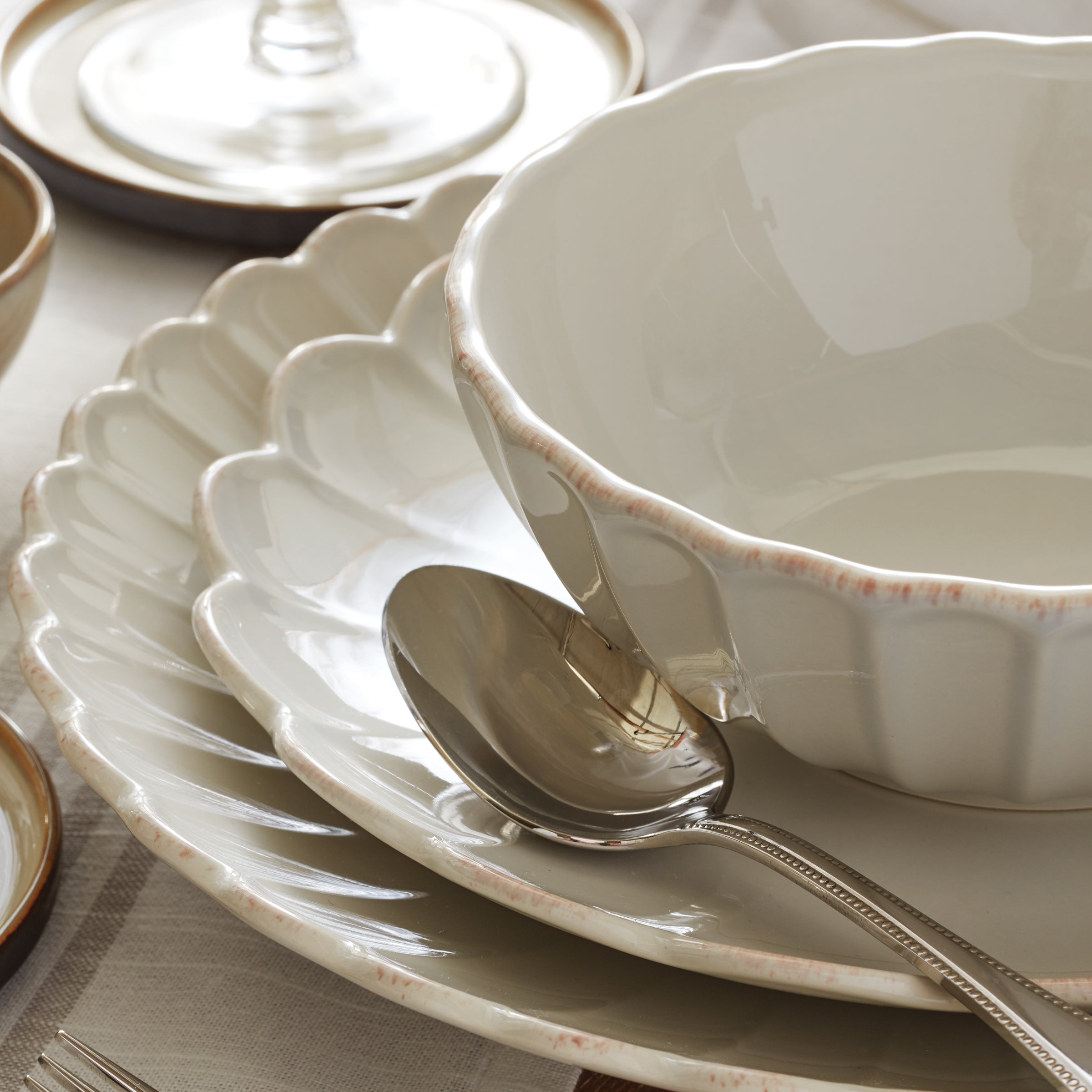 French Perle Scallop White Dinner Plates. Set of 4 - Image 14