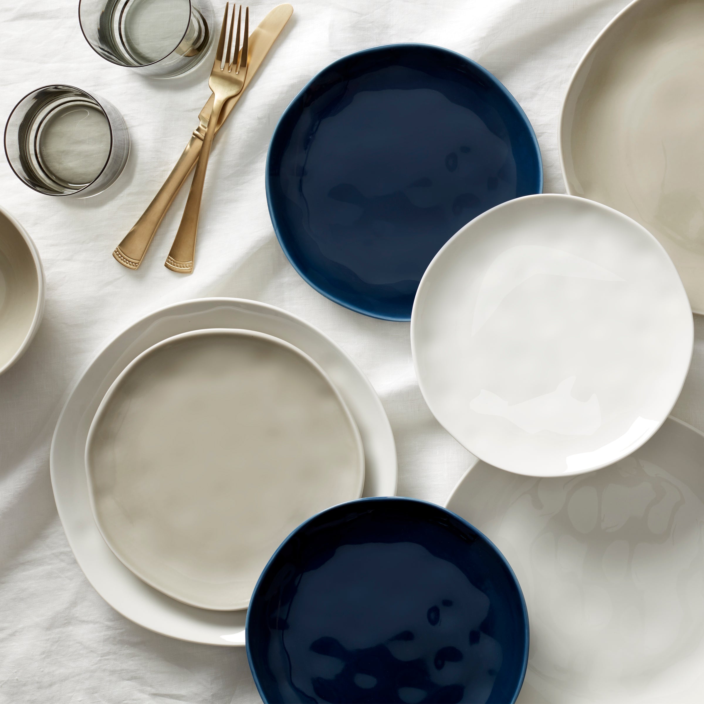 Bay Colors Blue Accent Plates. Set of 4 - Image 5