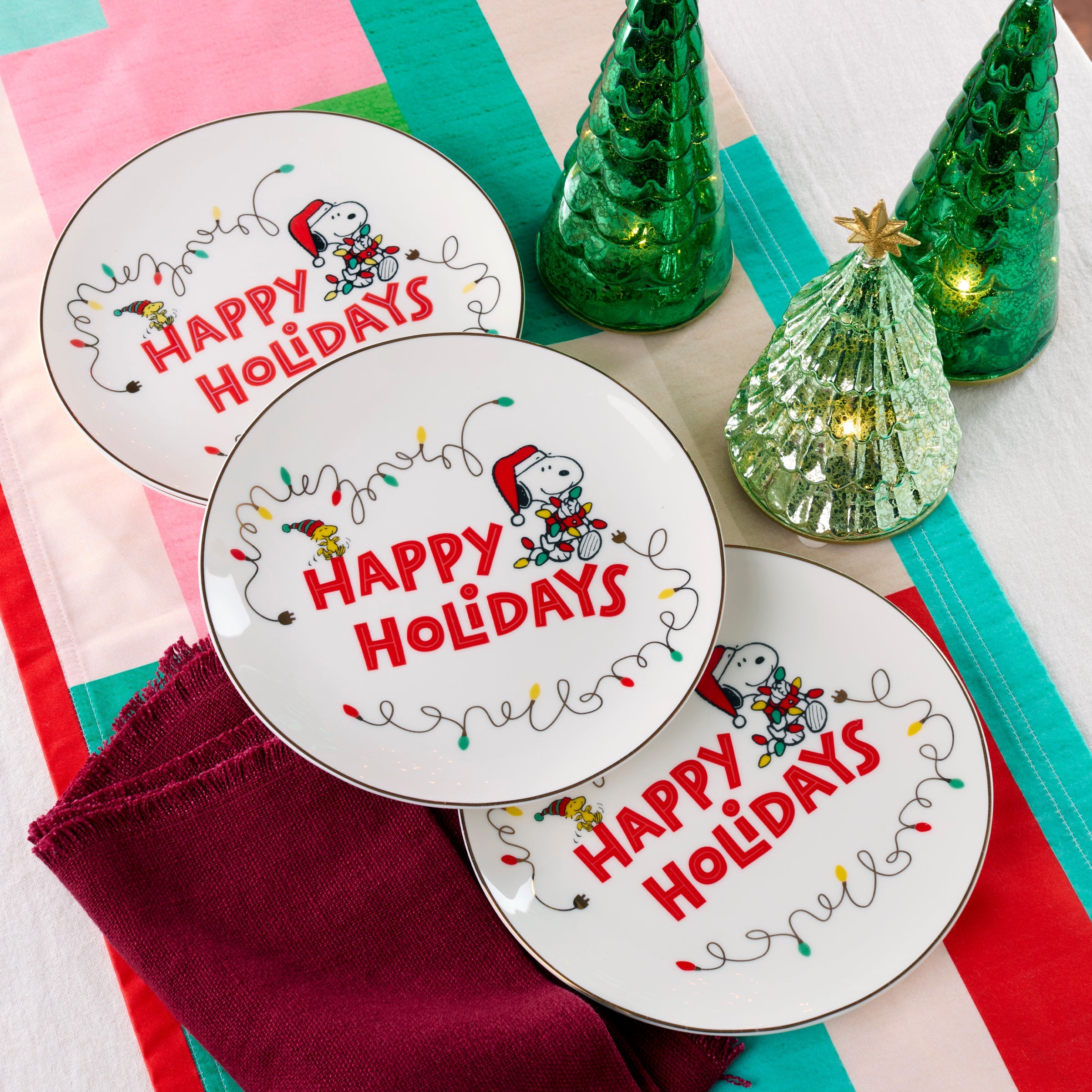 Snoopy Christmas Accent Plates. Set of 4 - Image 3