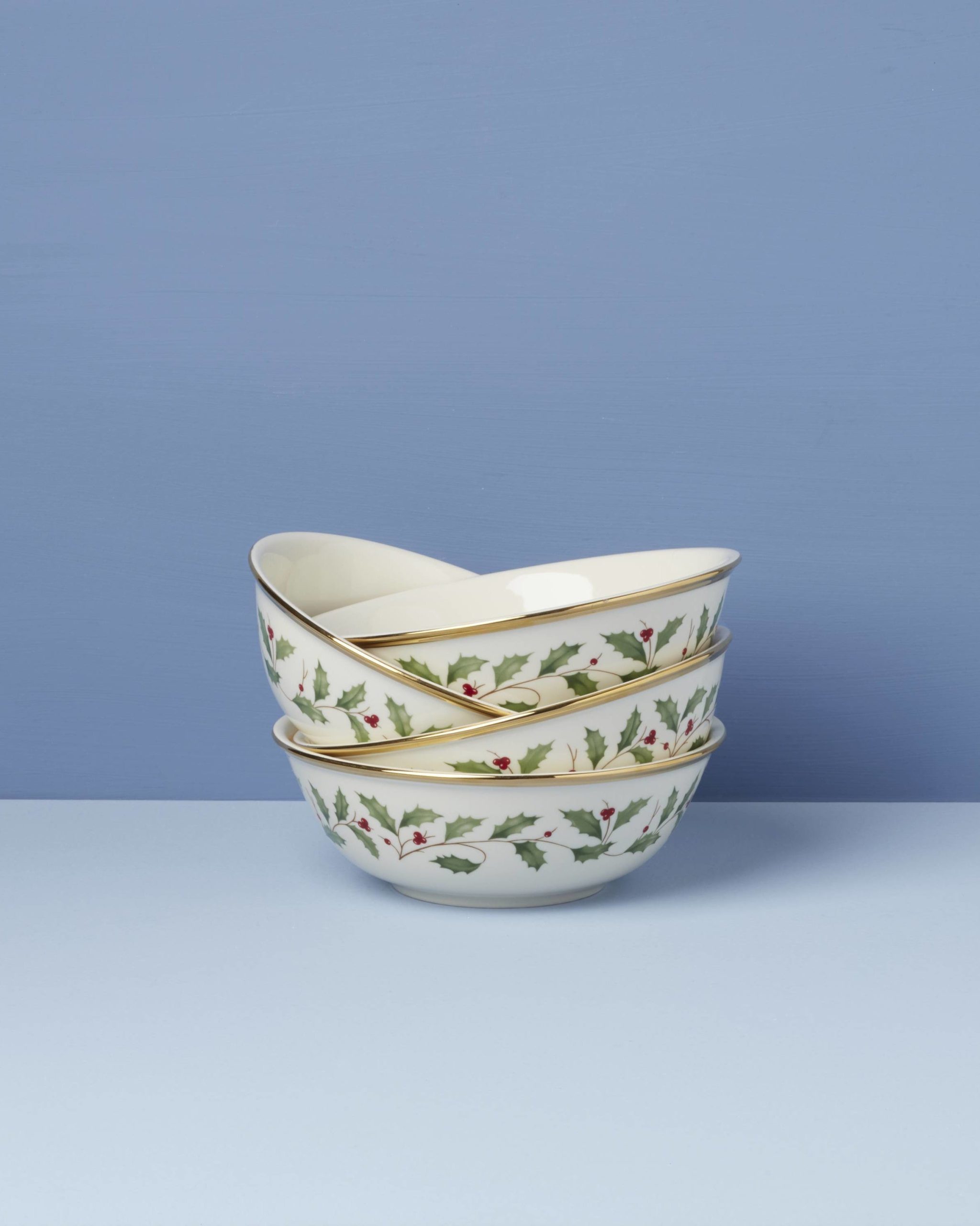 Holiday Dinnerware Place Setting Bowls. Set Of 4
