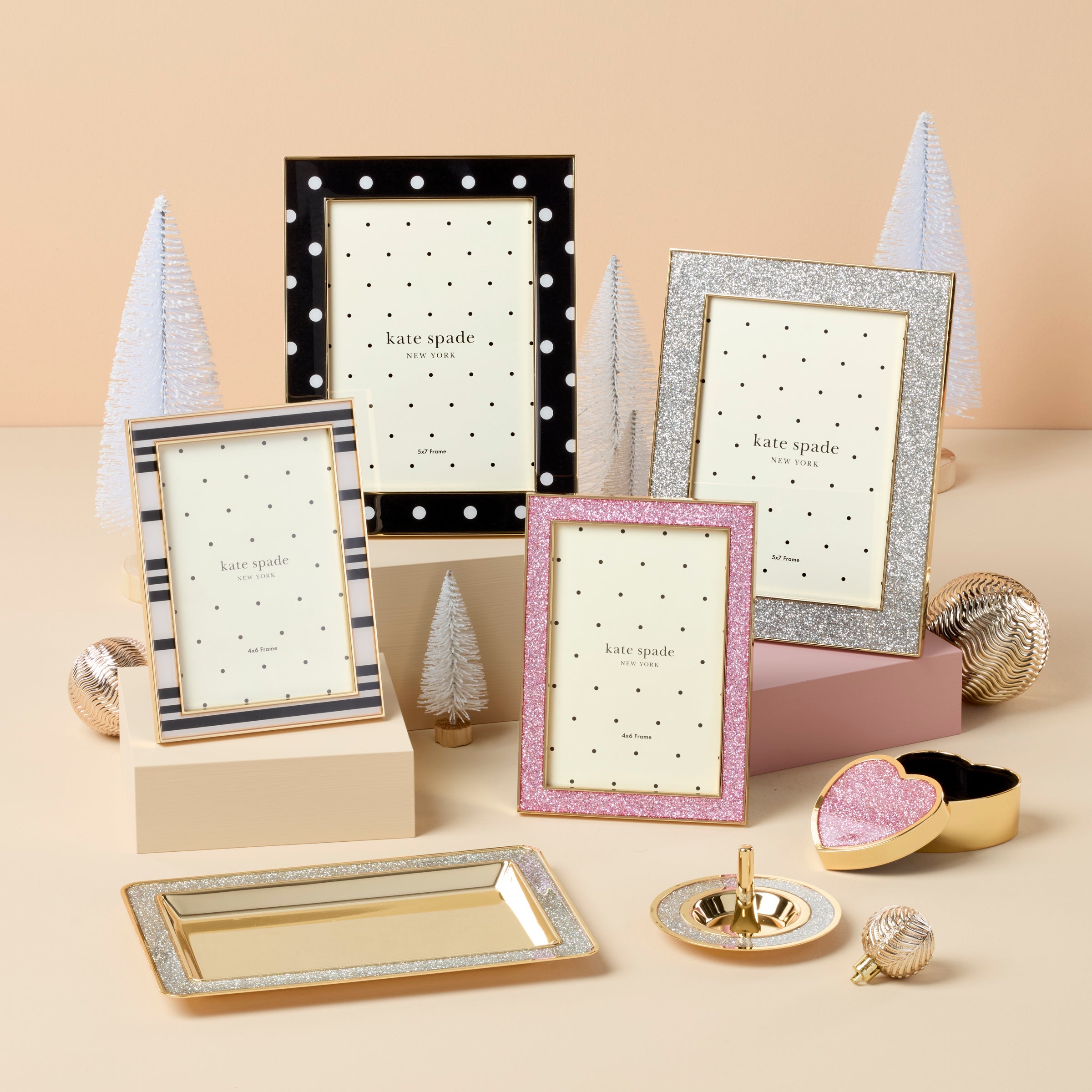 Sitting Pretty Pink Glitter 4x6 Photo Frame - Image 3
