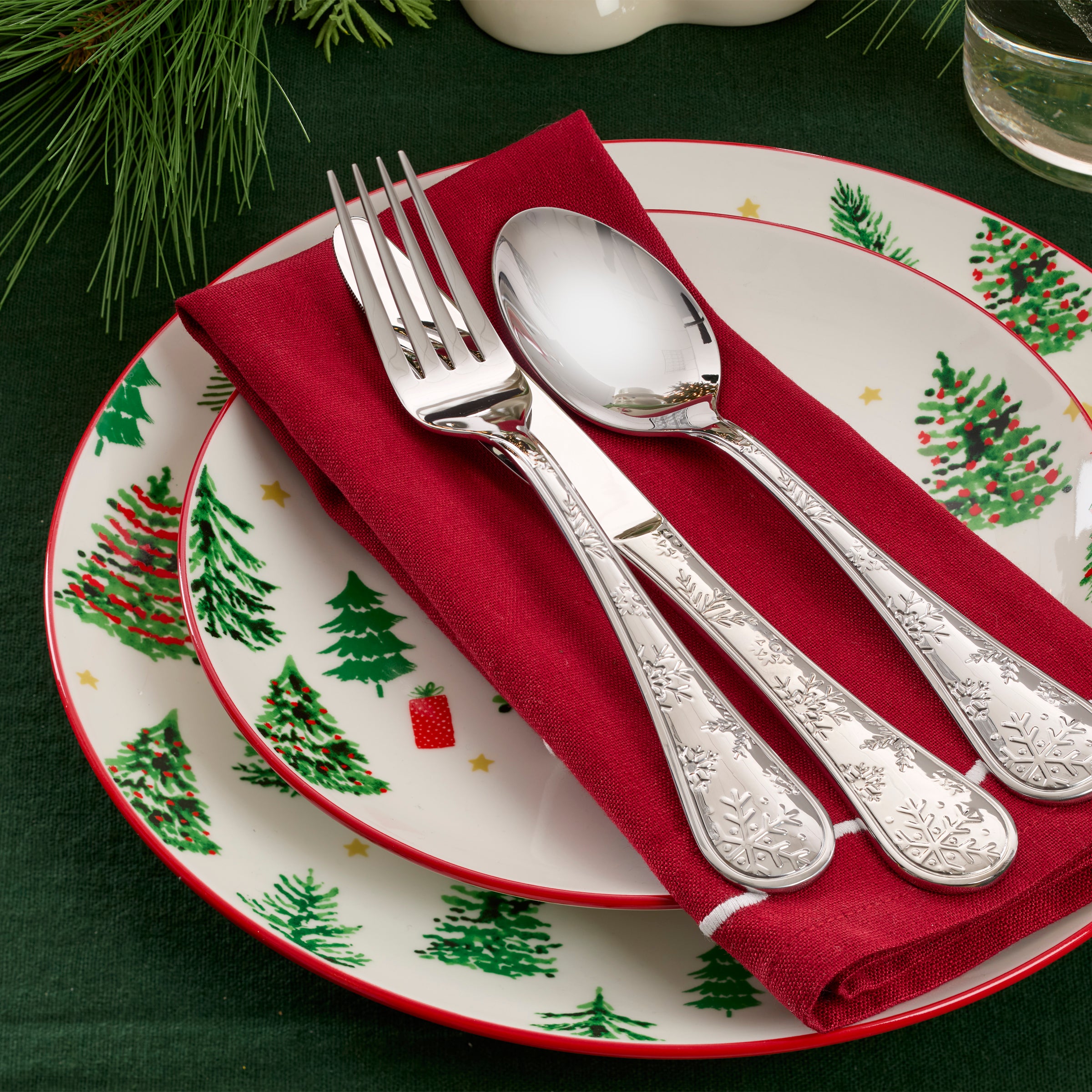 Merry & Bright Accent Plates. Set of 4 - Image 3