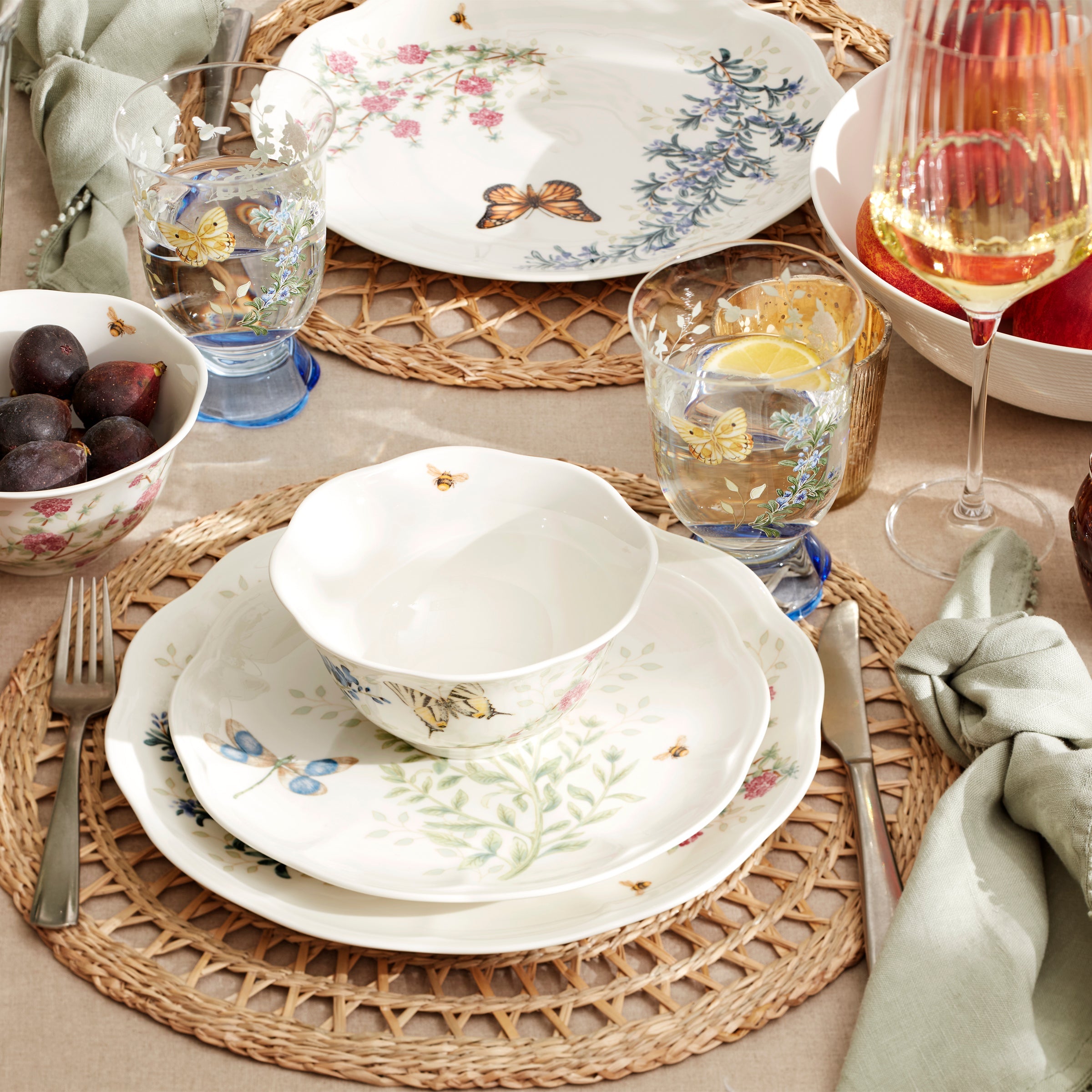 Butterfly Meadow Herbs Accent Plates. Set of 4 - Image 3