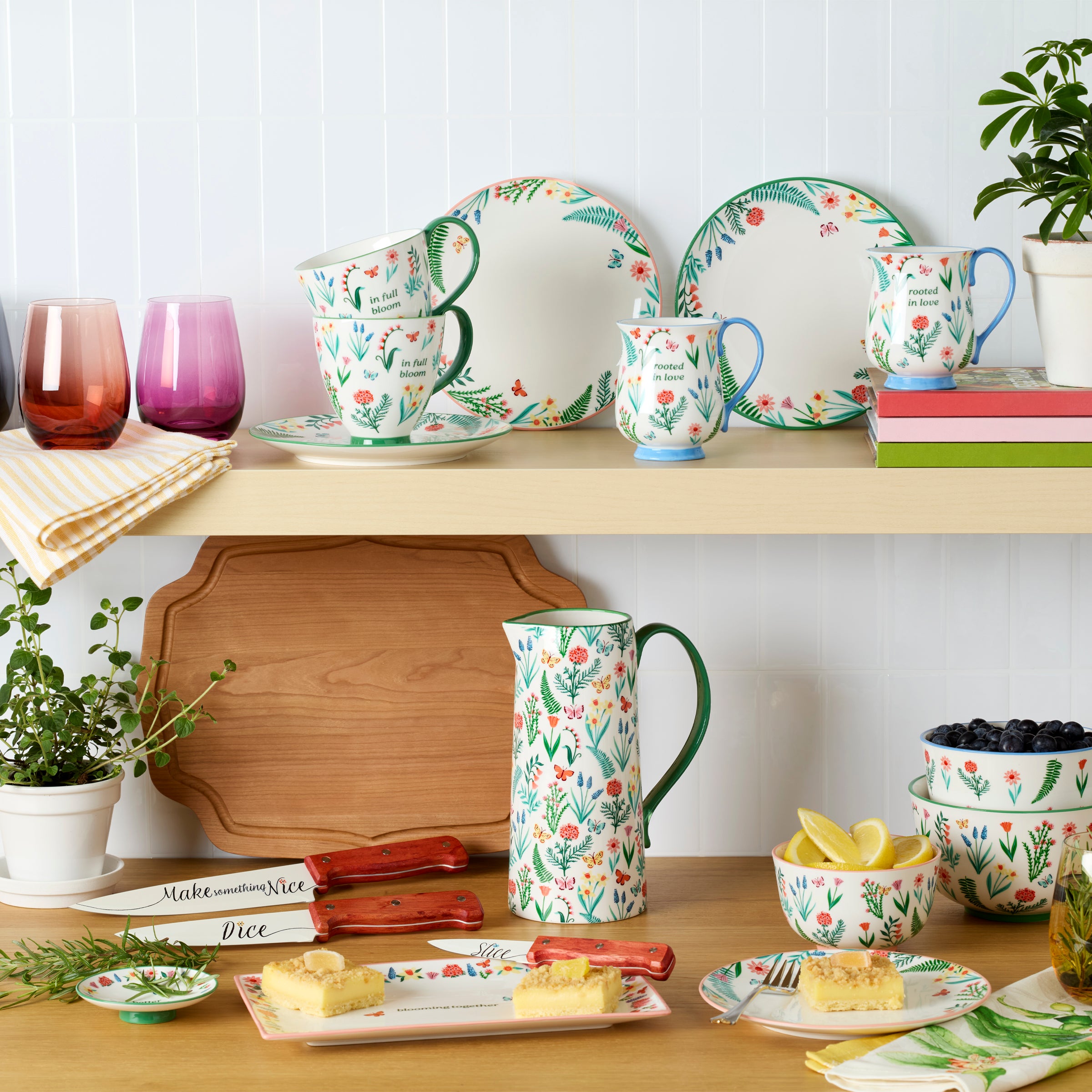 First Blooms Green Mugs. Set of 2 - Image 5