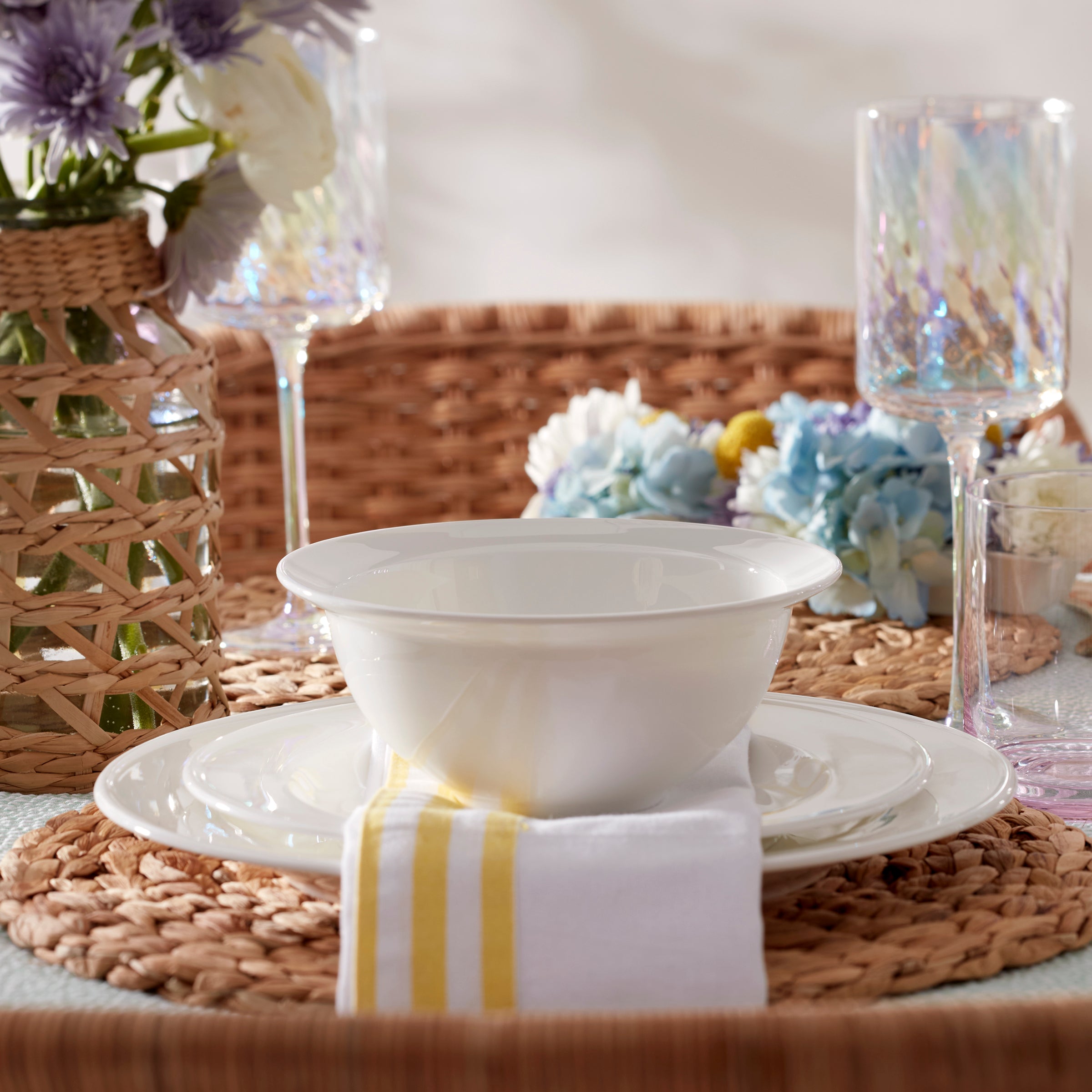 Studio 1414 Rimmed 16-Piece Dinnerware Set - Image 8