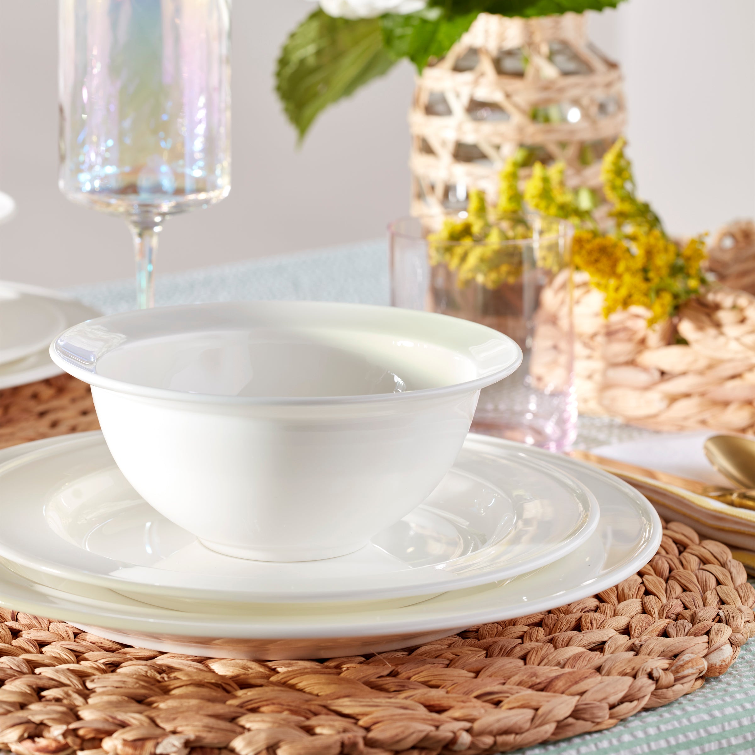 Studio 1414 Rimmed 16-Piece Dinnerware Set - Image 9