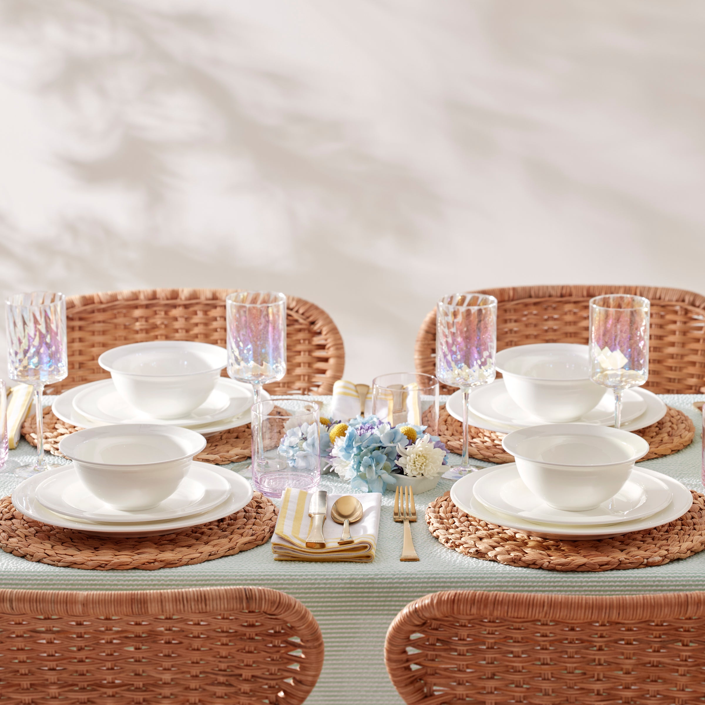 Studio 1414 Rimmed 16-Piece Dinnerware Set - Image 7