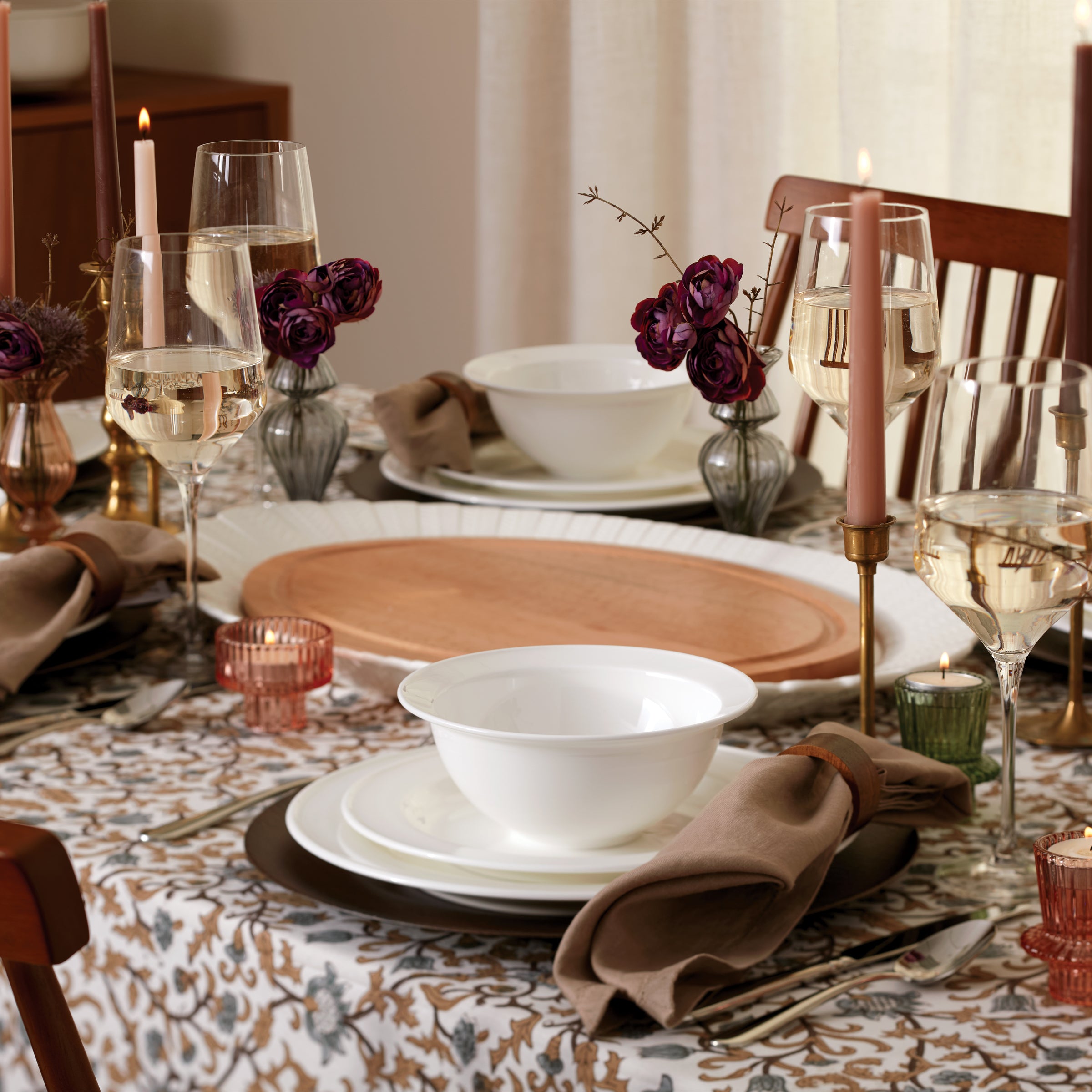 Studio 1414 Rimmed 12-Piece Dinnerware Set - Image 4