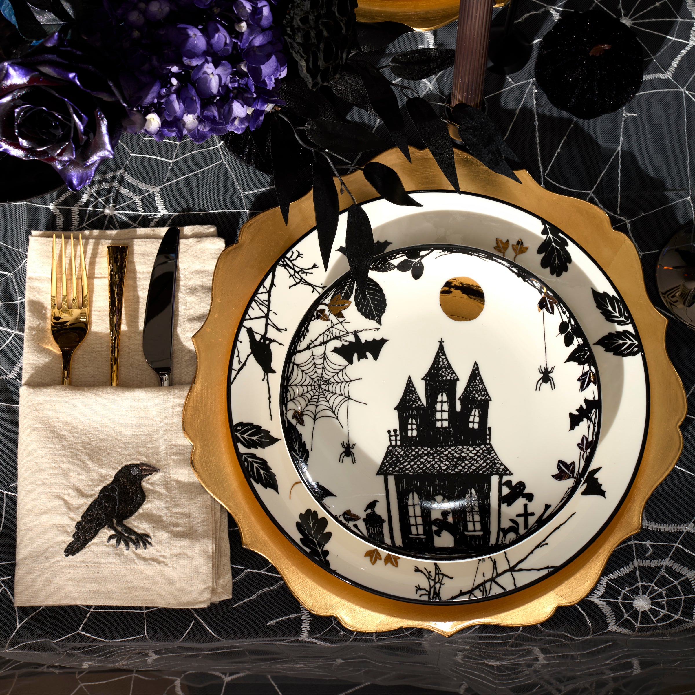 Haunted Halloween Dinner Plates. Set of 4 - Image 6