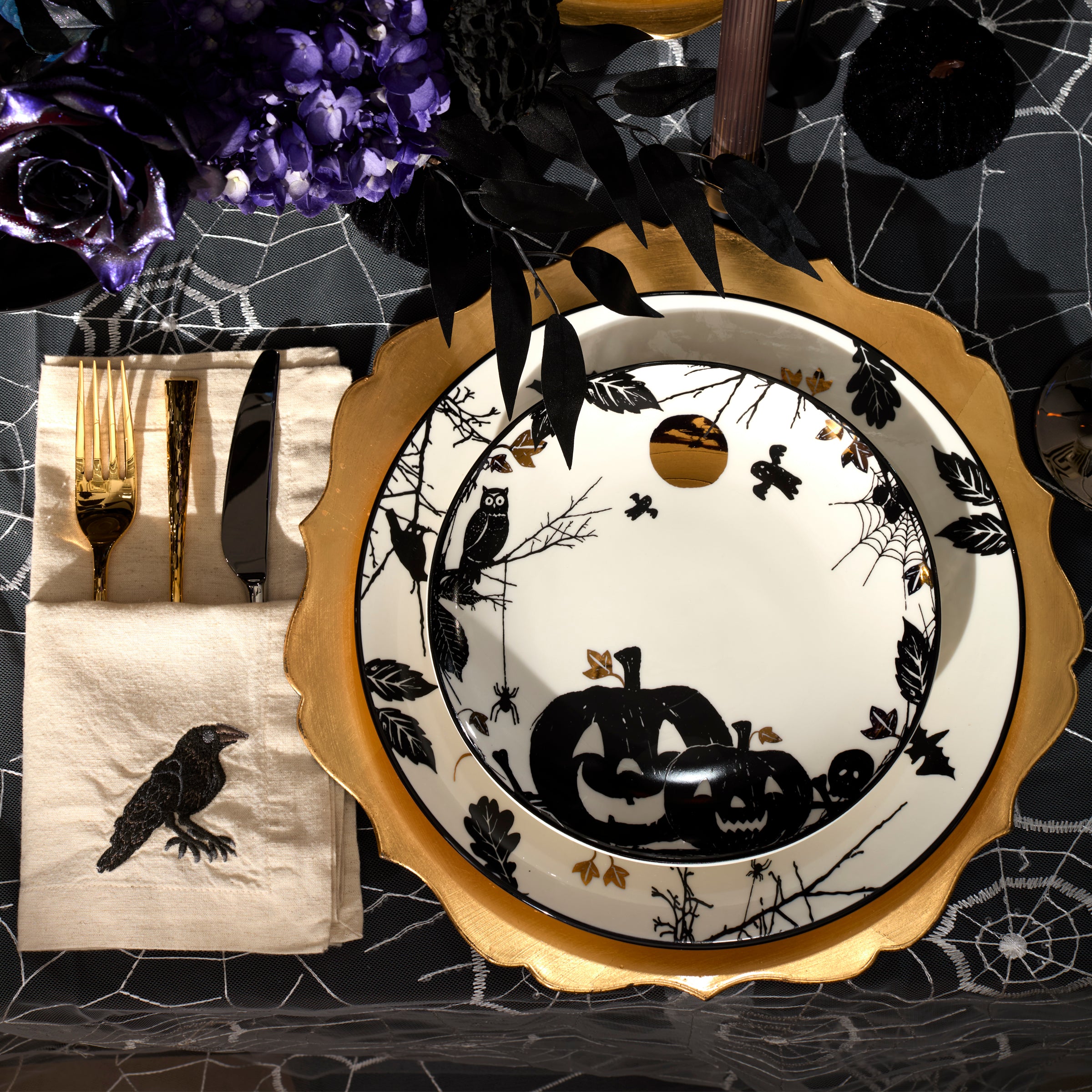 Haunted Halloween Dinner Plates. Set of 4 - Image 7